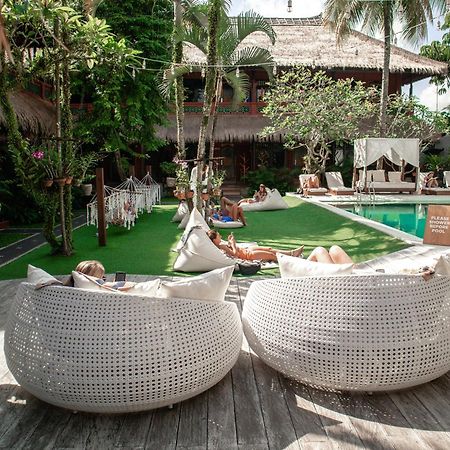 Puri Garden Hotel & Hostel อูบุด ภายนอก รูปภาพ