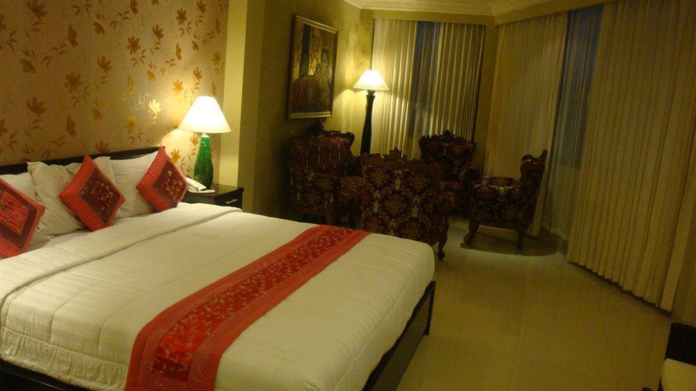 Puri Garden Hotel & Hostel อูบุด ภายนอก รูปภาพ