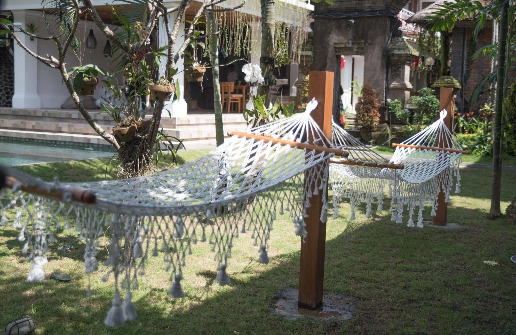Puri Garden Hotel & Hostel อูบุด ภายนอก รูปภาพ