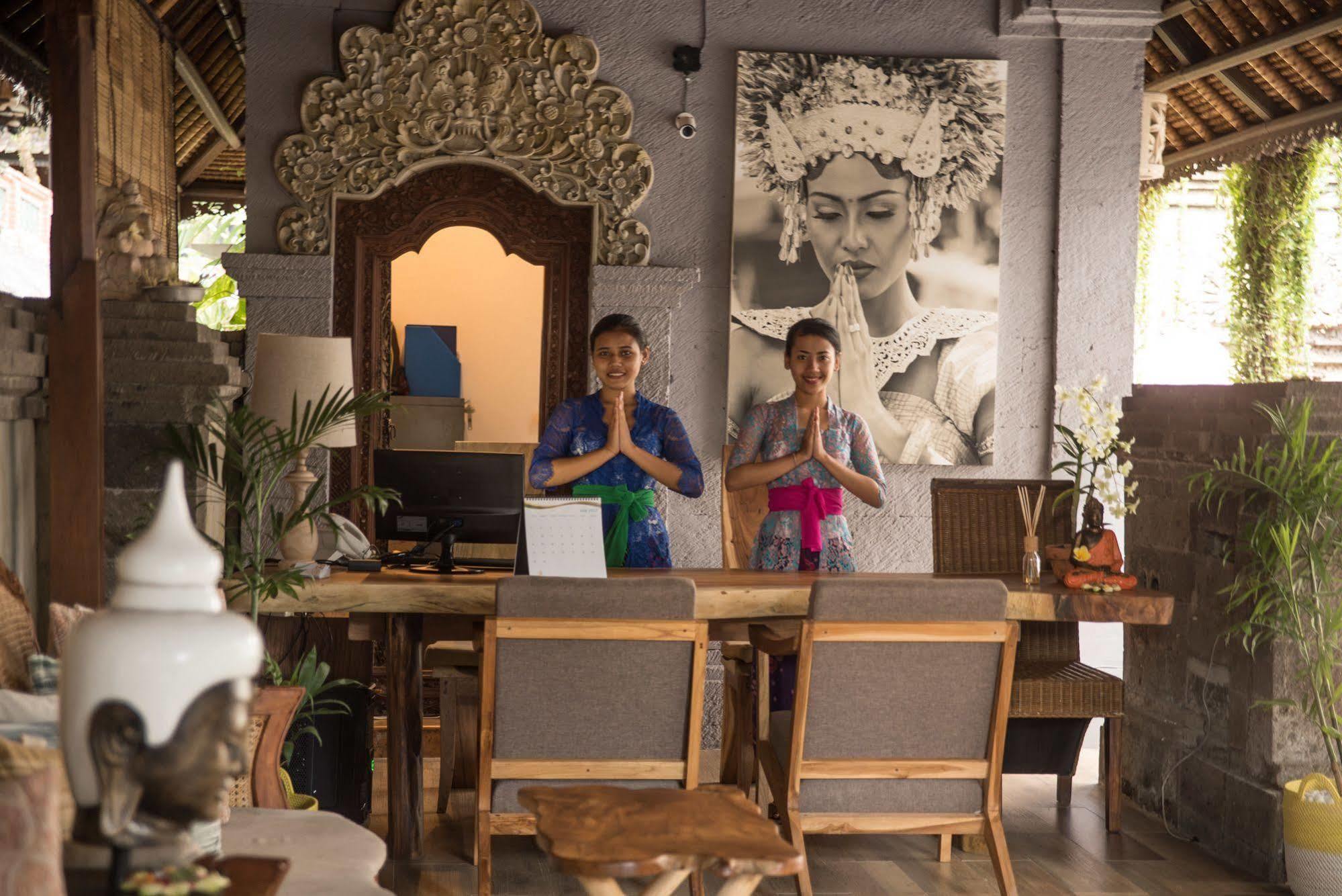 Puri Garden Hotel & Hostel อูบุด ภายนอก รูปภาพ
